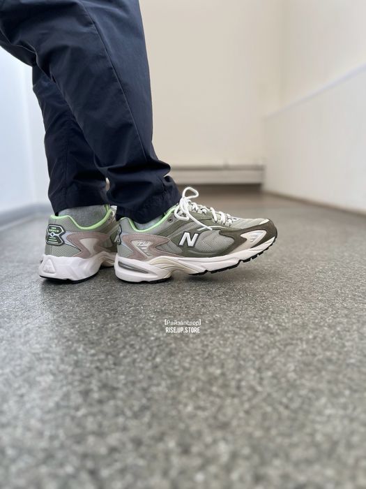 Чоловічі кросівки нб New Balance 725 ML725UE оригінал