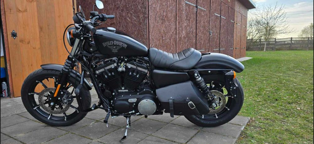 Harley-Davidson Sportster Iron 883