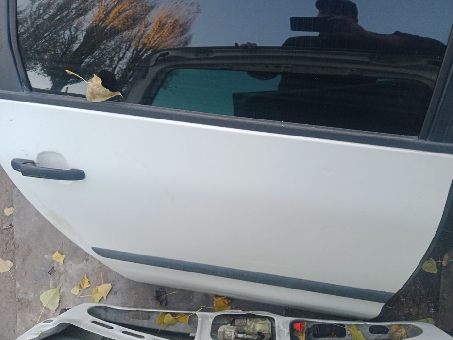 Капот,кузовные детали на Volkswagen Sharan