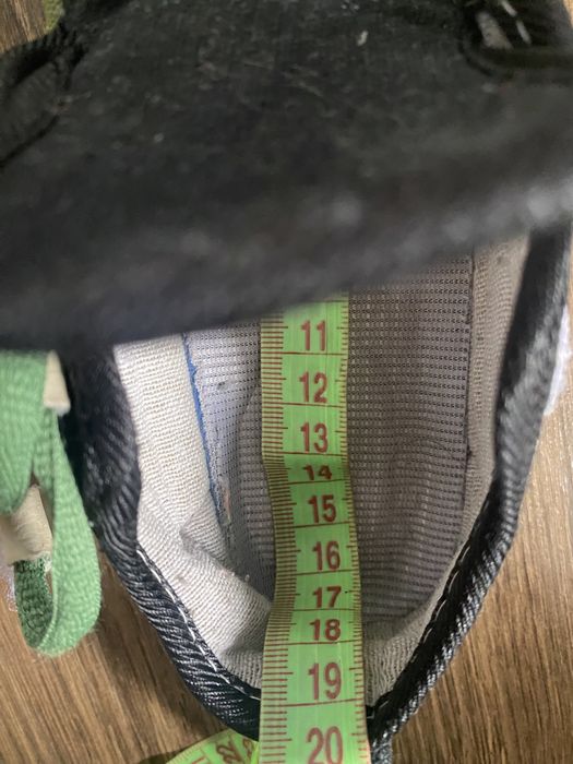 Кросівки на хлопчика 25 розмір на липучках гнучка підошва