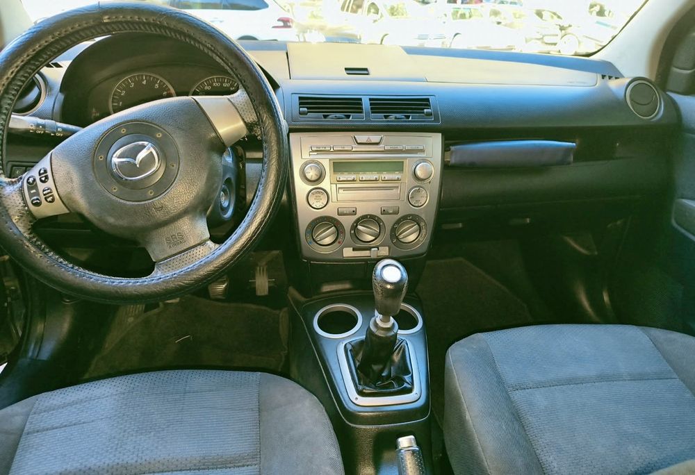 Mazda 2 1.2 gasolina 2005