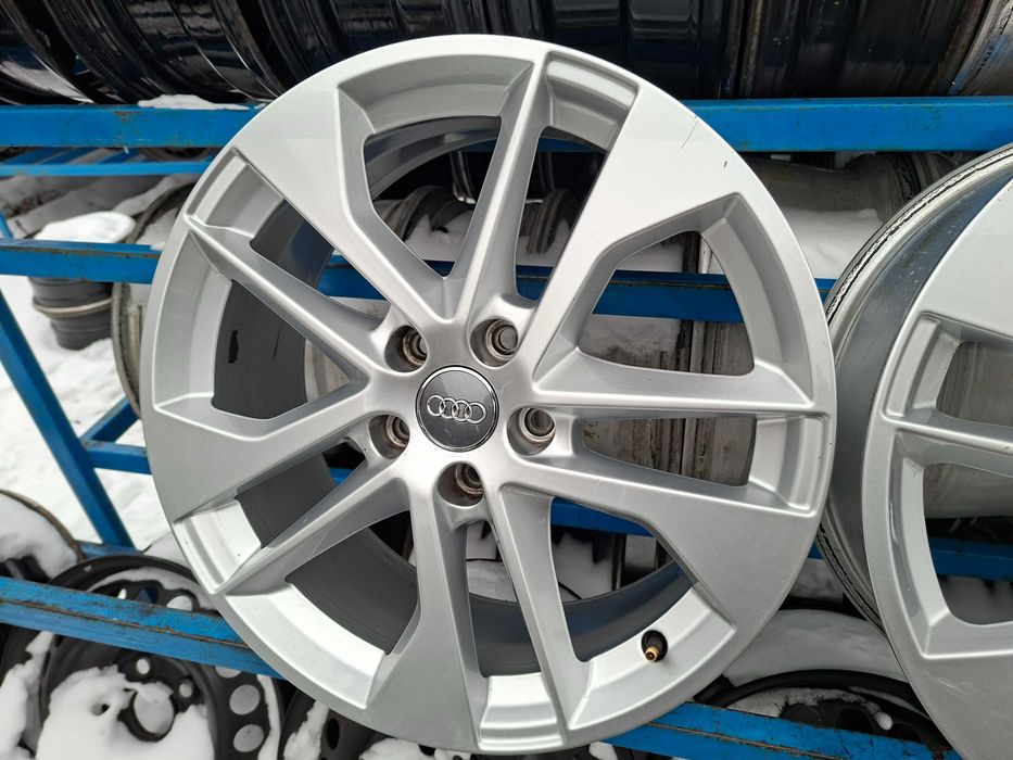 Оригінальні диски Ауді  5/112 R18 7J ET45 Audi 81A 601 025E .