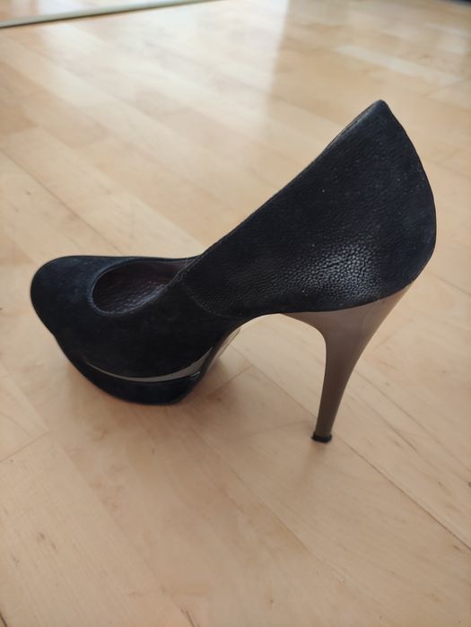 Szpilki piękne czarne na platformie nr 37