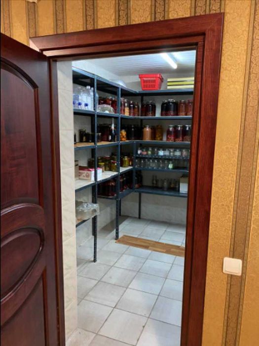 Продам классный 3х этажный дом Сурско-Литовское Днепр (с ремонтом)