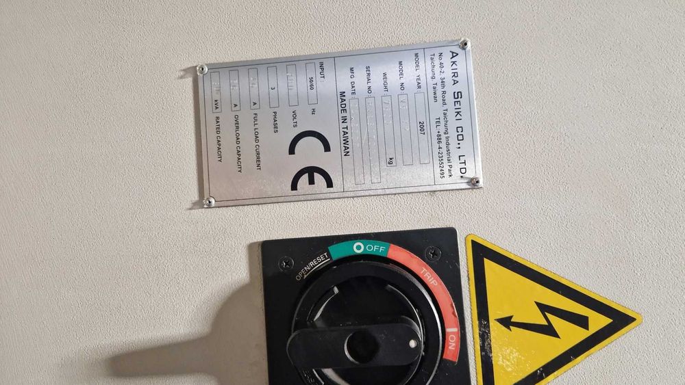 Frezarka AKIRA V5XP cnc
