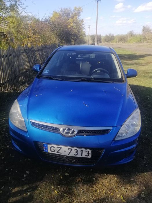 Продаётся Hyundai i30 (2008.1,4 бензин)