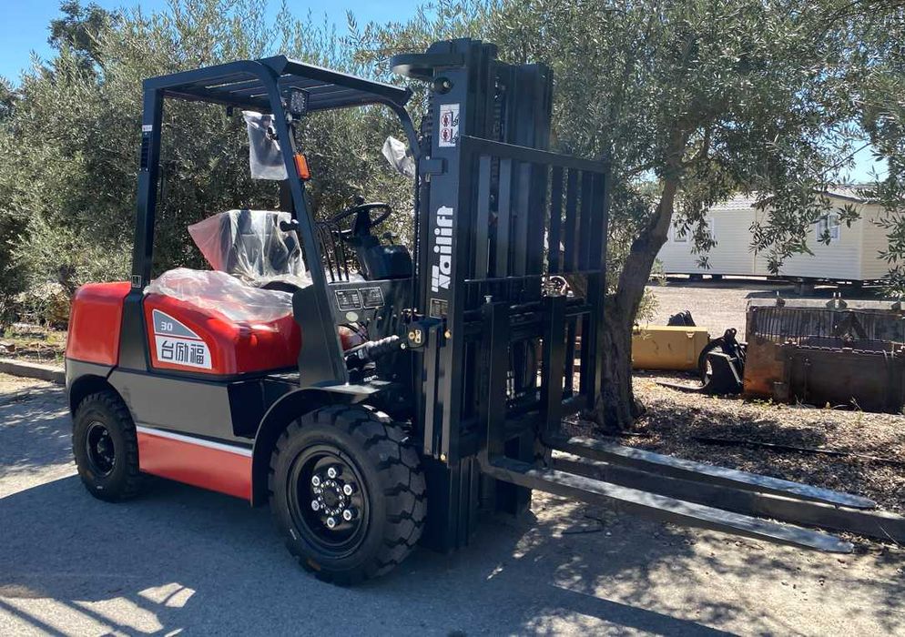 Empilhador  HT - Tailift 30