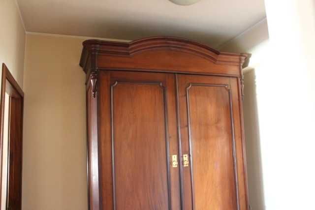 Guarda Fatos Antigo Restaurado