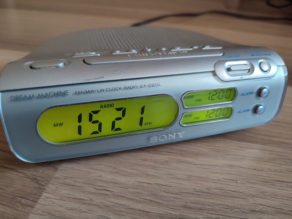 Радіоприймач  Sony icf- C273L