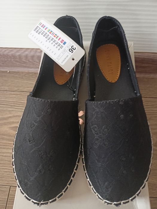 Nowe, czarne espadryle
