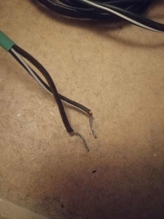 Colunas de som altas