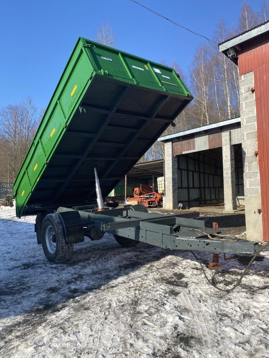 Przyczepa jednoosiowa na 3-strony wywrot