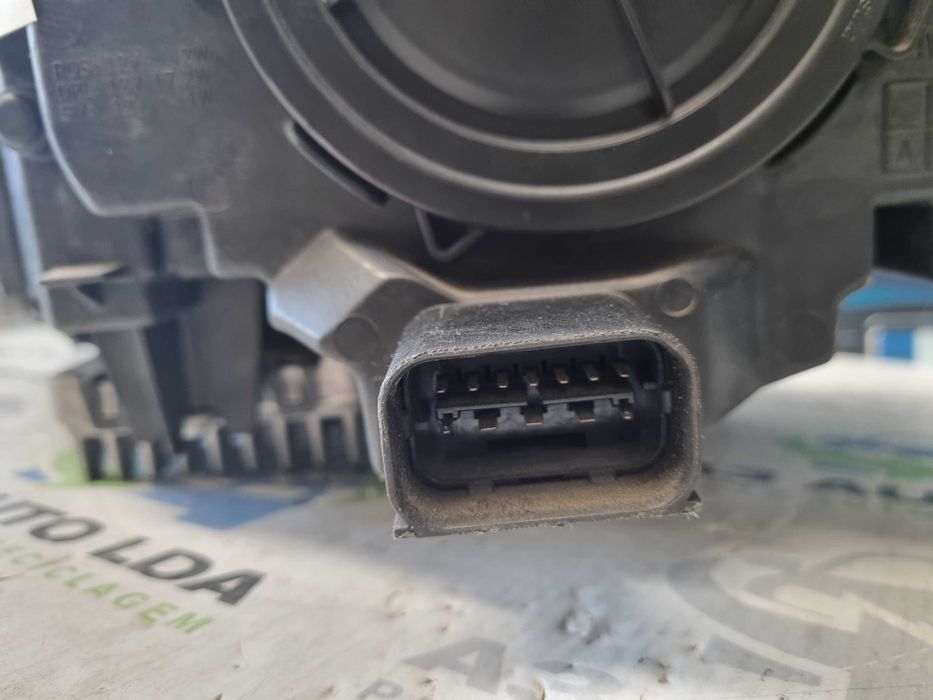 Otica direita BMW X6