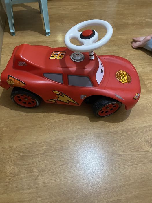 Carro faisca mcqueen