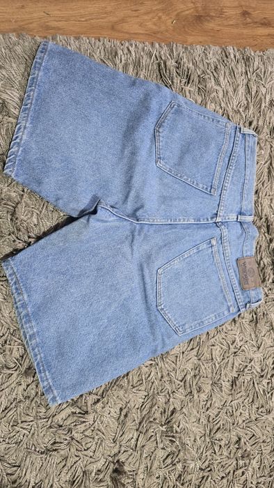 Krotkie spodnie spodenki jeansy Wrangler Jak nowe