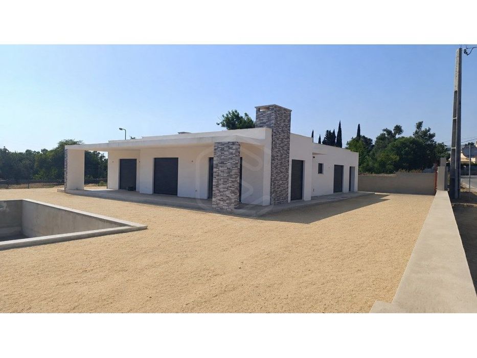 Moradia Térrea isolada V3 com Piscina, Almancil, Loulé, Algarve