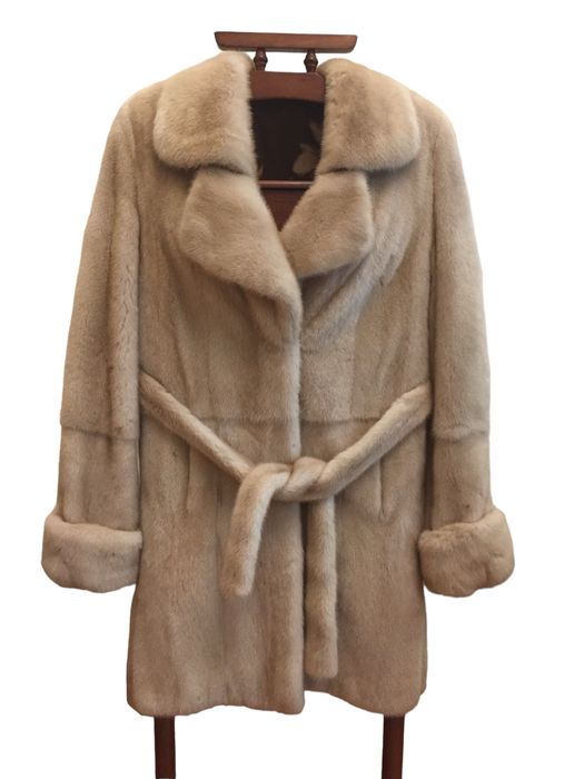 Пальто жiноче з хутра норки