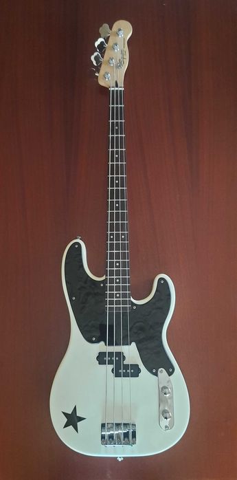 美品 メンテ済 Squier Mike Dirnt PRECISION BASS Contrabaixo Fender Squier Mike Dirnt Precision Bass Arctic White