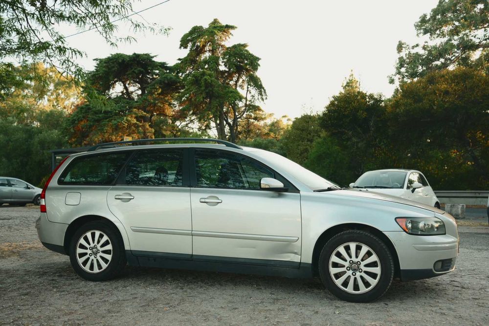 Volvo V50 2.0 D Momentum 2004 - 165.000 km - Diesel 136 CV | Carrinha familiar