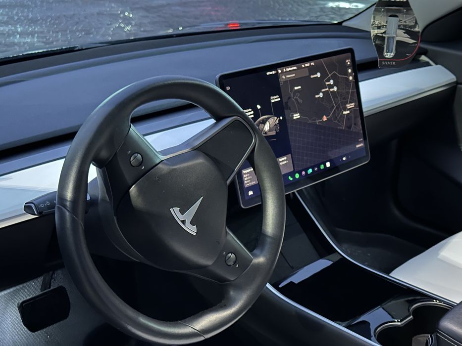 Продам Tesla Model 3 2020р. Standart Plus. Гарний стан