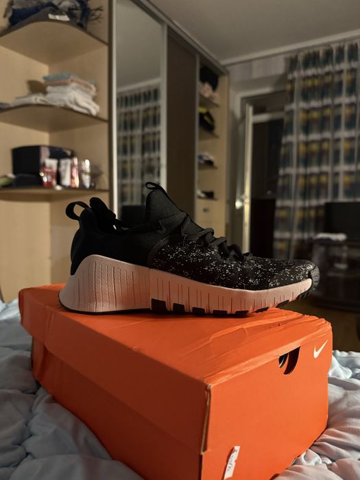 оригінальні кросівки Nike найк жіночі ТОРГ