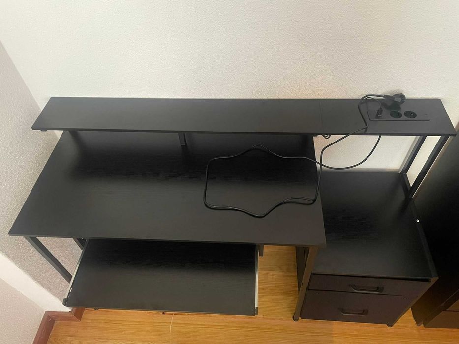 Secretária Gaming como nova (1 mês de uso)