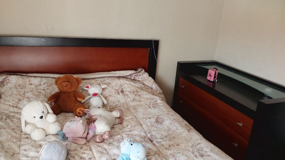 cama casal e mobilia quarto