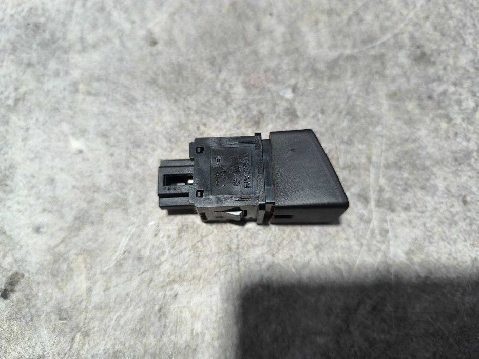 Кнопка аварійної сигналізації аварійки Nissan Qashqai J11 299125472