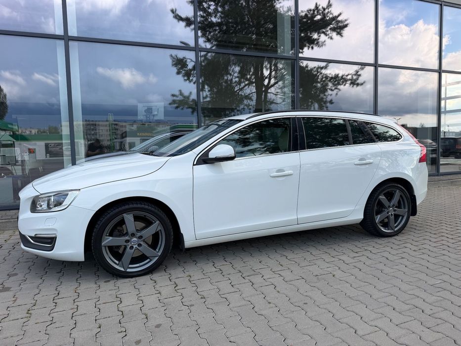 Volvo V60 Volvo V60 Momentum, skóra, LED, webasto