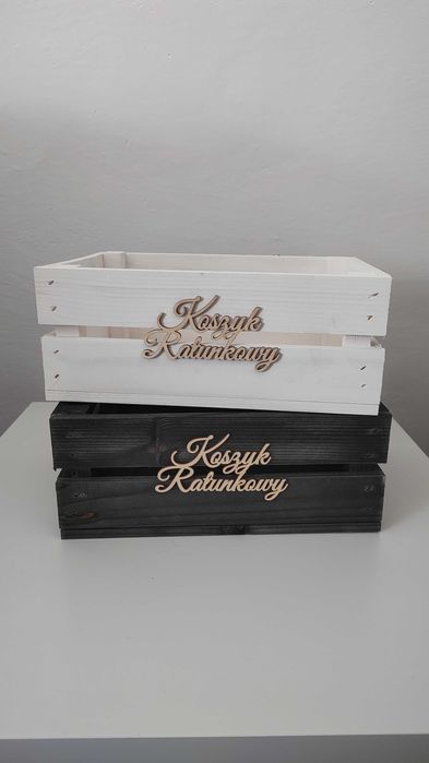 nowe koszyki ratunkowe z drewnianym napisem ślub wesele