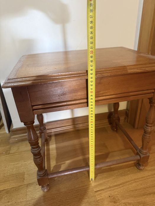 Bancos de madeira (grande e pequeno)