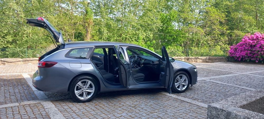 Opel insignia Sports Tourer 1.5 D. Business Edition