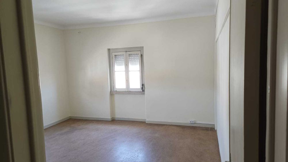 Apartamento T6 em Santarém. Avd dos Combatentes