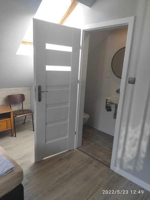 Pokoje z łazienką nad jeziorem, Kwatery pracownicze, FV