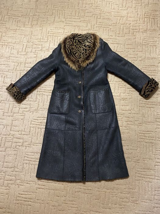Плащ дубленка двустороння. Розмір на фото