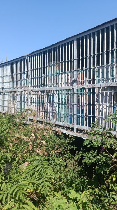 Продається пересувний павільйон з вуликами