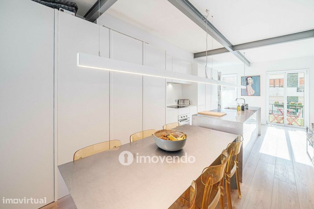 Apartamento T2 com cozinha equipada e mobilado, nas Amoreiras