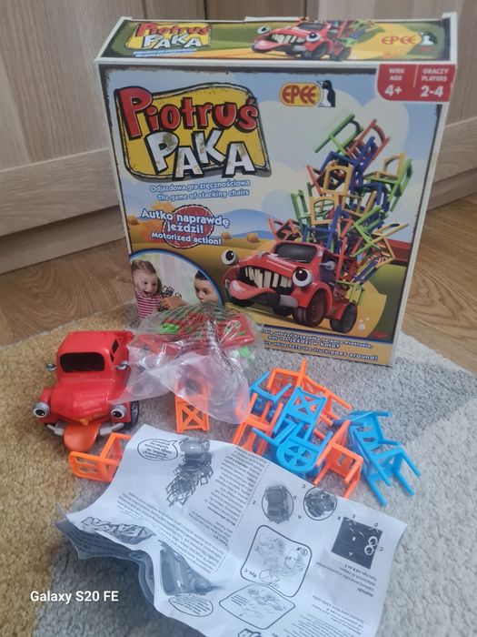 Piotrus paka autko z krzeslekami