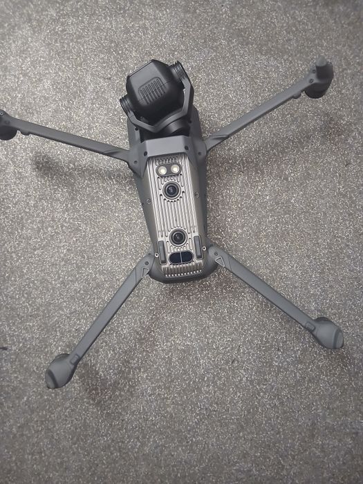 DJI Mavic 3 Pro .