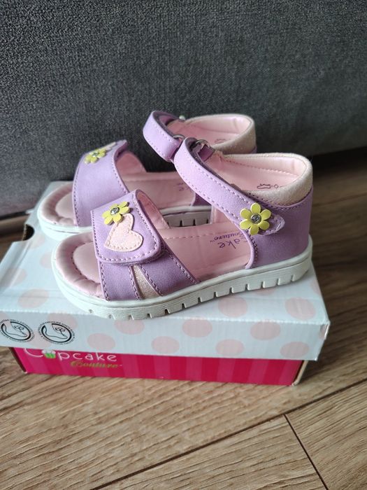 Sandały dziewczęce kwiatek Lila 22