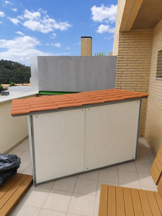 Casota para cães ou arrumos