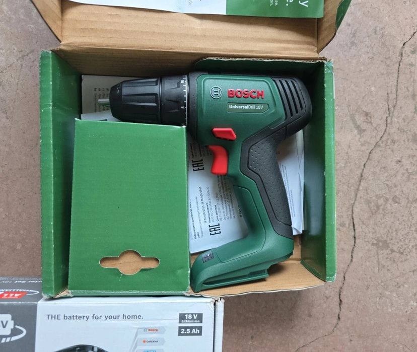 Nowa wkrętarka Bosch UniversalDrill 18v + akumulator 2.5 Ah + ładowarka + zestaw bitów