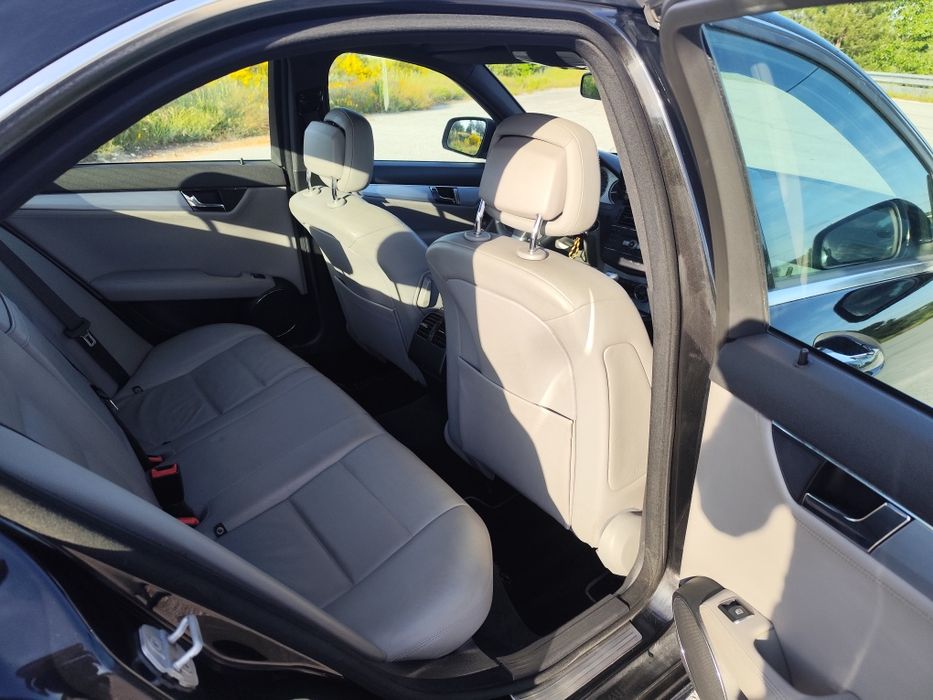 Mercedes-Benz C220 Auto