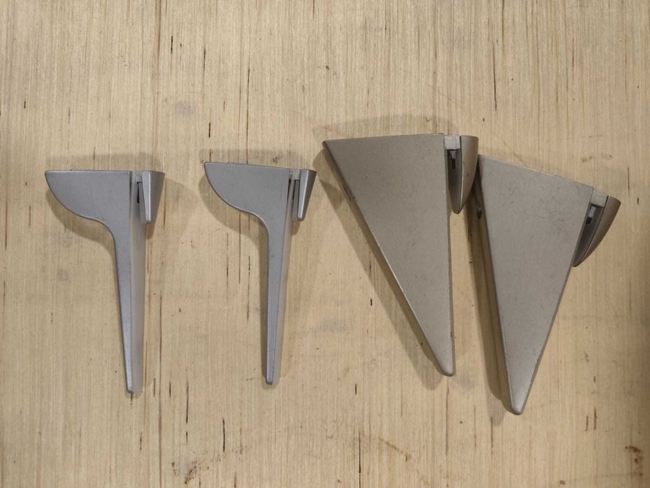 Suportes em inox para prateleiras