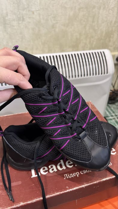 Кросівки для танців