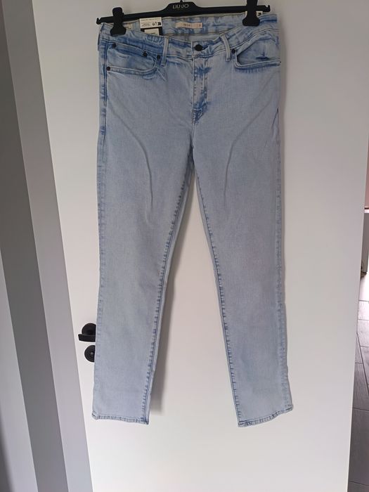 Spodnie Levi's 712 slim