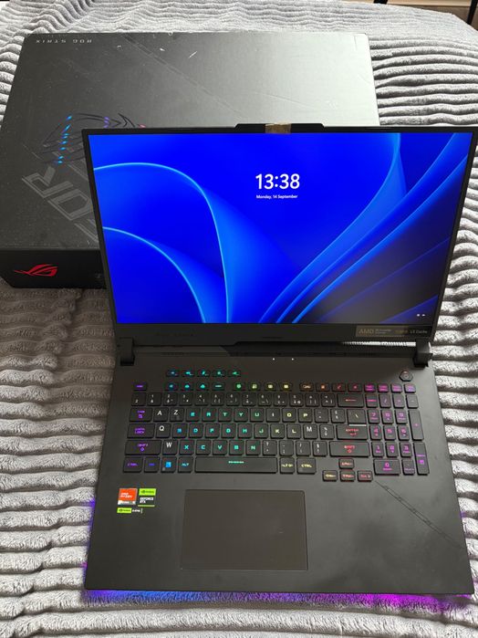 Mega Laptop gamingowy ASUS ROG Strix SCAR 17 X3D – RTX 4090 / Ryzen 9 7945HX3D