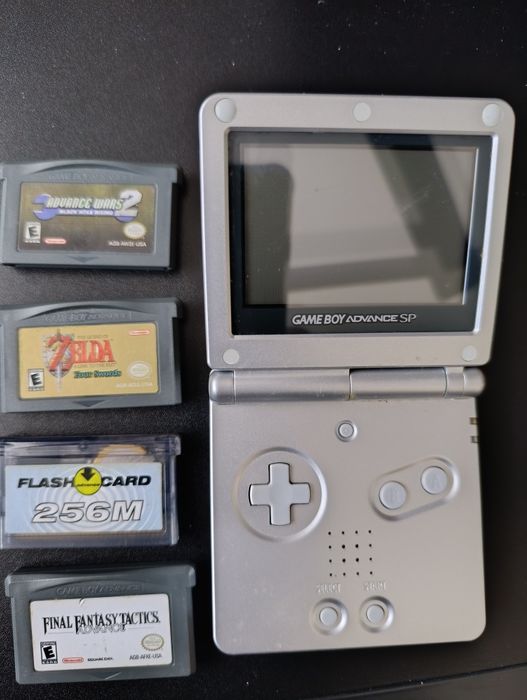 Consola game Boy advance + cartuchos de jogos