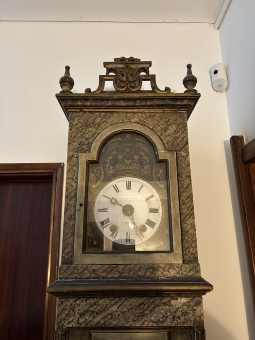 Gilded Carved Console Table – Floor Clock64285428921474121