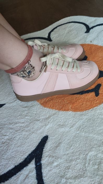 Кросівки  рожеві стильні